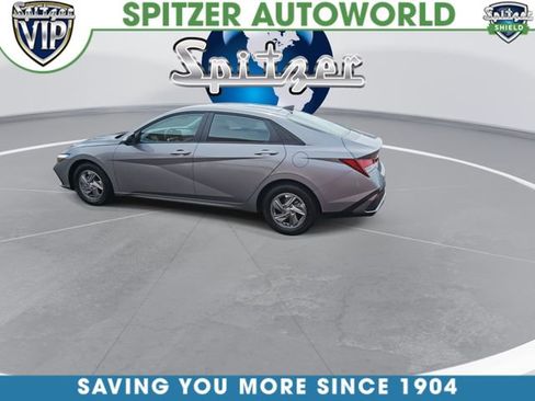 Used 2025 Hyundai Elantra SE FWD image 5