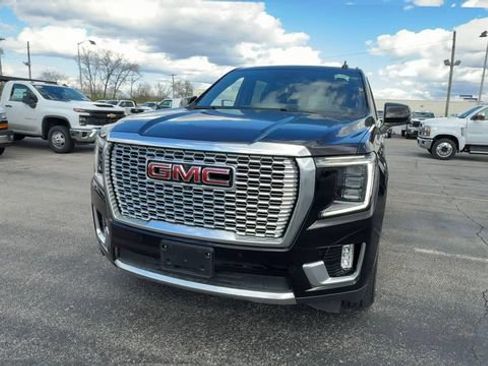 Used 2024 GMC Yukon XL Denali AWD/4WD image 3