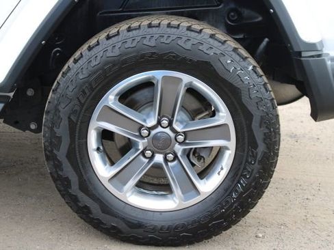 Used 2021 Jeep Wrangler Unlimited Sahara image 6