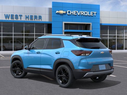 Used 2026 Chevrolet TrailBlazer LT w/ Midnight Edition AWD/4WD image 3