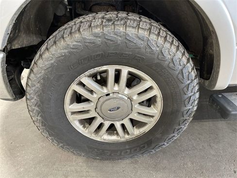 Used 2013 Ford F150 Lariat w/ Mid Equipment Group image 23