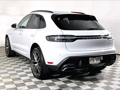 Used 2026 Porsche Macan AWD/4WD image 3