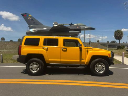 Used 2006 HUMMER H3 AWD/4WD image 1