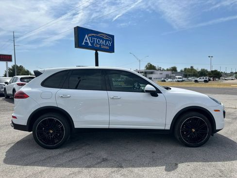 Used 2016 Porsche Cayenne AWD/4WD image 5