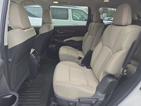 Used 2025 Subaru Ascent Premium w/ Premium Package image 15