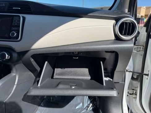 Used 2022 Nissan Versa SV FWD image 27