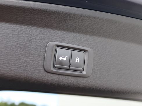 Used 2025 Mitsubishi Outlander 4WD Plug-In Hybrid image 29
