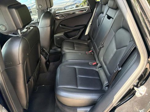 Used 2018 Porsche Macan AWD/4WD image 20