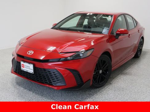 Certified 2025 Toyota Camry SE image 2