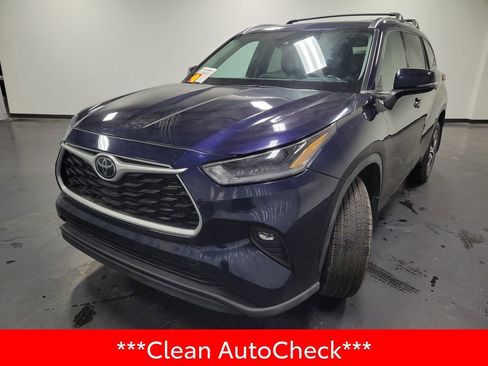 Used 2021 Toyota Highlander XLE image 4