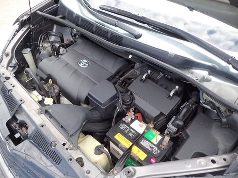 Used 2015 Toyota Sienna L image 24