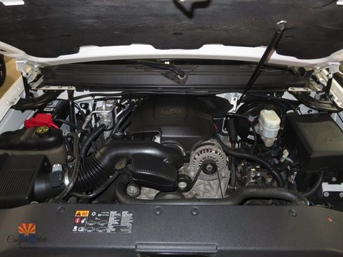 Used 2014 Cadillac Escalade ESV Platinum AWD/4WD image 7