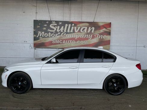 Used 2017 BMW 320i Sedan image 2