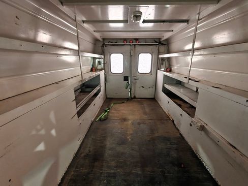 Used 2004 Chevrolet Express 3500 RWD image 26