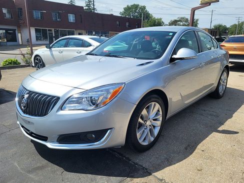 Used 2016 Buick Regal FWD image 3