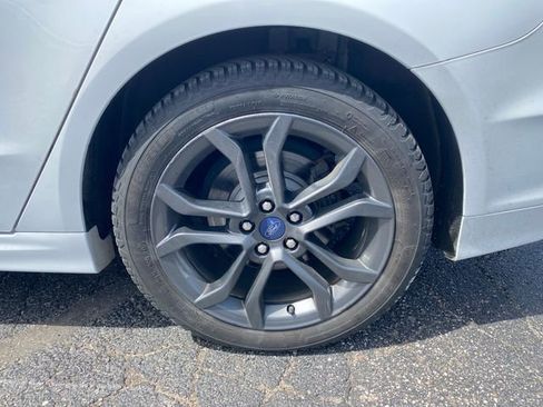 Used 2018 Ford Fusion SE w/ Equipment Group 601A FWD image 19