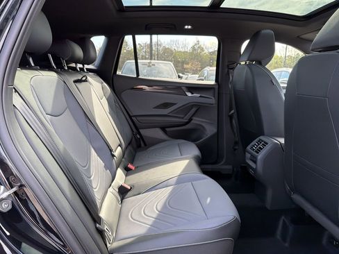 New 2026 Volkswagen Tiguan SE R-Line image 16