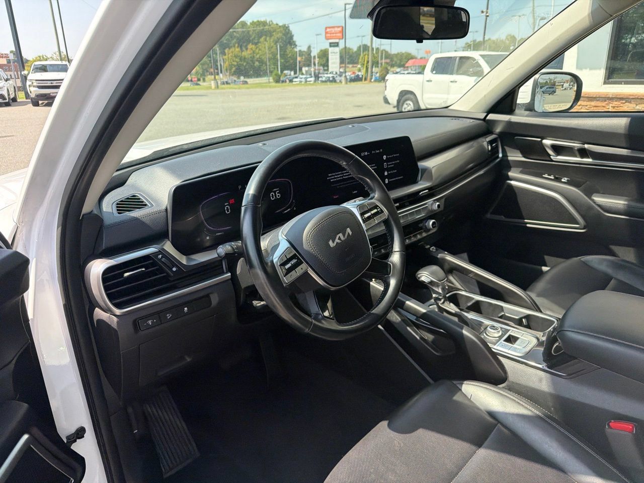 Used 2024 Kia Telluride S w/ S Sunroof Package AWD/4WD image 4