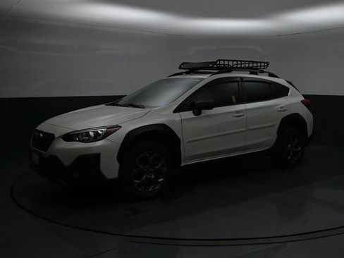 Used 2022 Subaru Crosstrek 2.5i Sport w/ Moonroof Package image 3