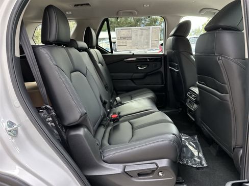 New 2025 Honda Pilot EX-L image 13