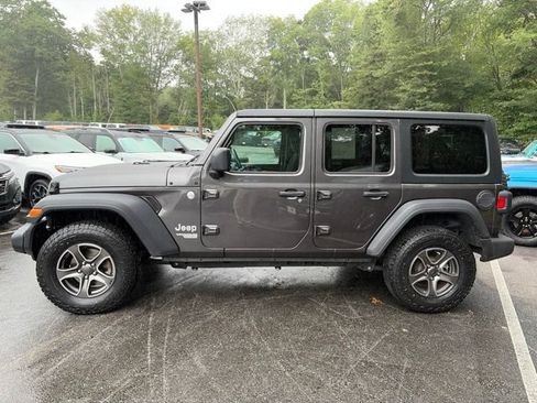 Used 2019 Jeep Wrangler Unlimited Sport S AWD/4WD image 3