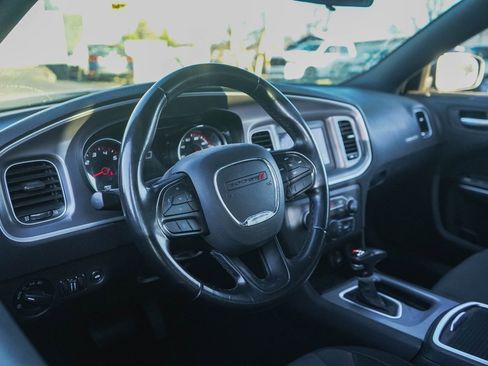 Used 2022 Dodge Charger SXT image 6