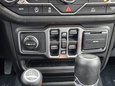 New 2026 Jeep Gladiator Sport image 14