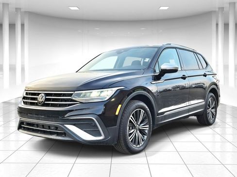 Used 2024 Volkswagen Tiguan Wolfsburg Edition image 7