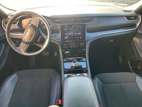 Used 2023 Jeep Grand Cherokee Altitude image 19