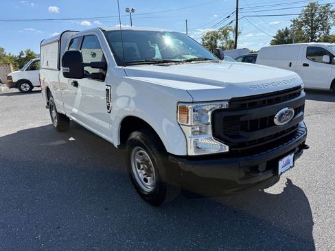 Used 2022 Ford F250 XL w/ Power Equipment Group image 4