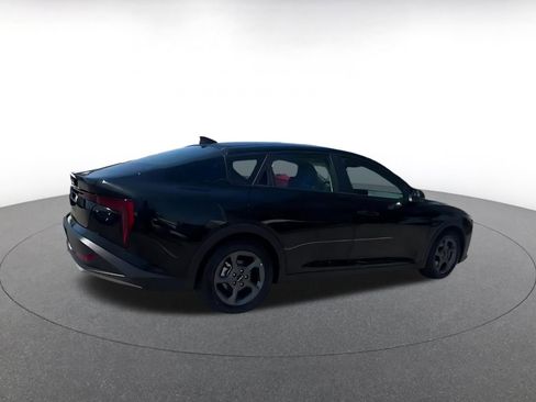 Used 2025 Kia K4 LXS image 14