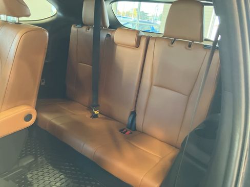 Used 2023 Toyota Highlander L image 31