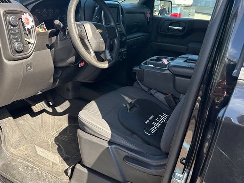 Used 2020 Chevrolet Silverado 1500 Custom w/ Custom Value Package AWD/4WD image 6
