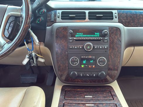 Used 2012 GMC Sierra 2500 Denali w/ Suspension Package, Off-Road AWD/4WD image 30