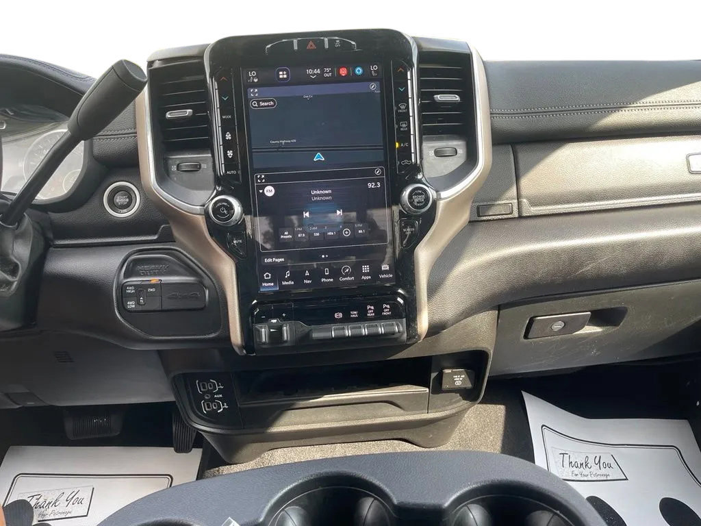 Used 2024 RAM 2500 Laramie AWD/4WD image 32