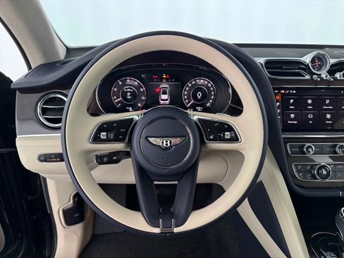 New 2025 Bentley Bentayga image 10