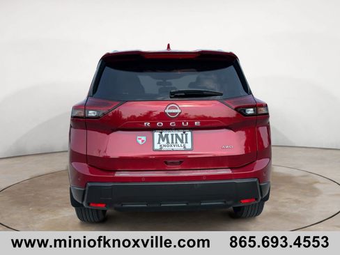 Used 2025 Nissan Rogue SV w/ SV Premium Package AWD/4WD image 4