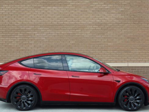 Used 2022 Tesla Model Y Performance AWD/4WD image 2