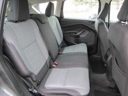 Used 2019 Ford Escape S image 17