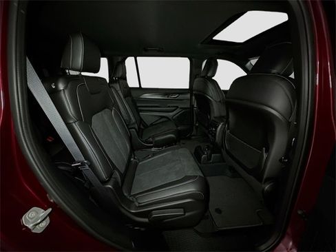 New 2025 Jeep Grand Cherokee L Altitude image 32