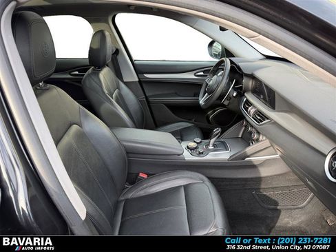 Used 2018 Alfa Romeo Stelvio Sport w/ Quick Order Package 22J Sport image 17