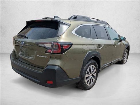 Used 2025 Subaru Outback Premium AWD/4WD image 5