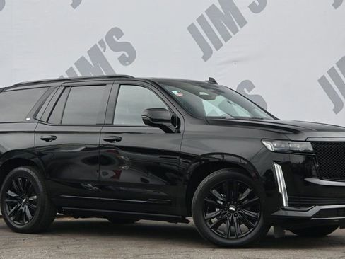 Used 2022 Cadillac Escalade Sport Platinum w/ Heavy-Duty Trailer Package image 3