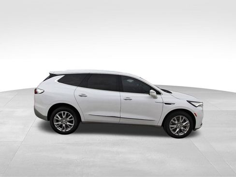 Used 2024 Buick Enclave Essence w/ Experience Buick Package image 5