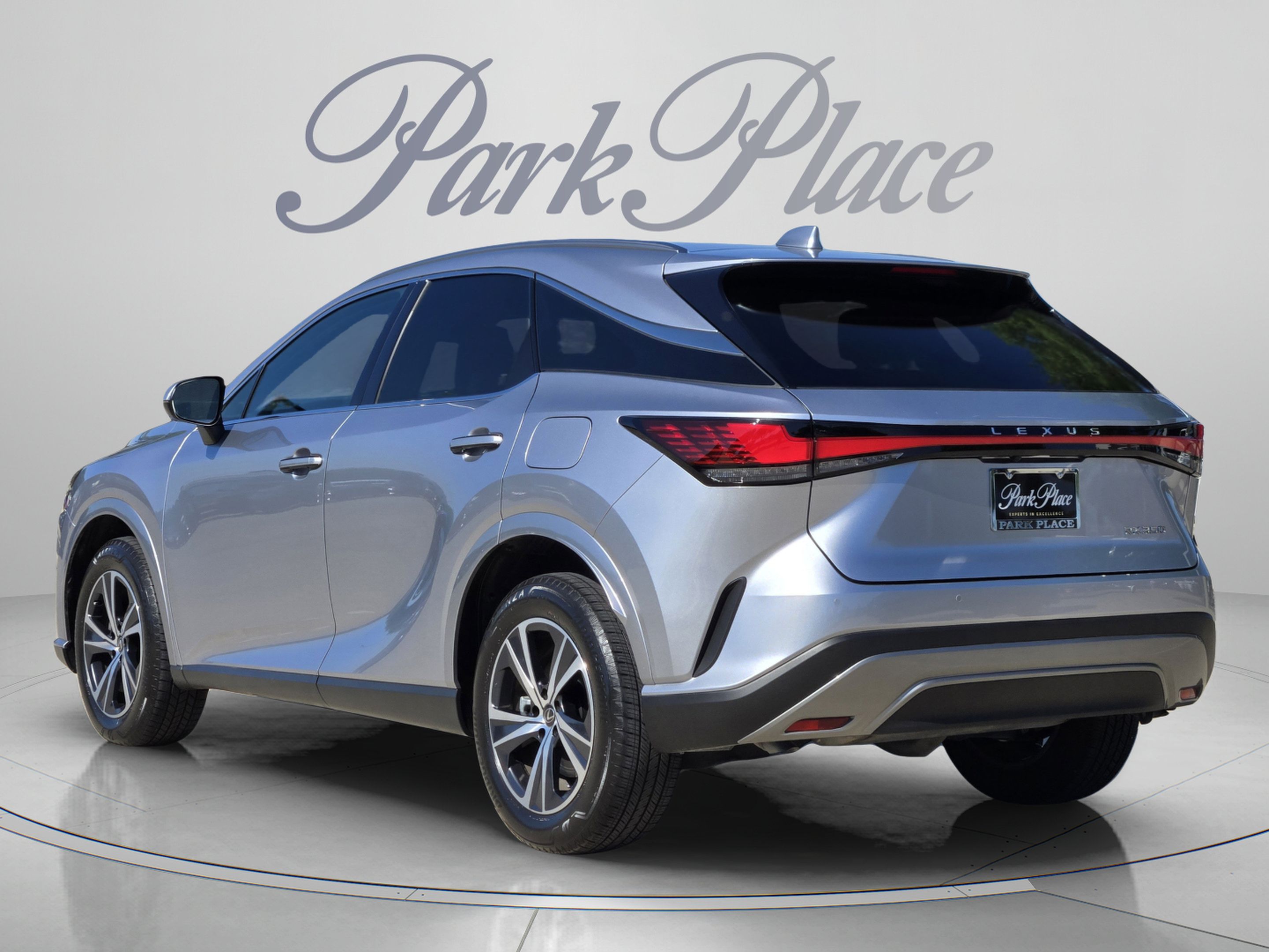 Used 2025 Lexus RX 350 Premium w/ Accessory Package (Z1) FWD image 3