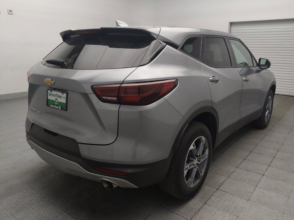 Used 2025 Chevrolet Blazer LT AWD/4WD image 9