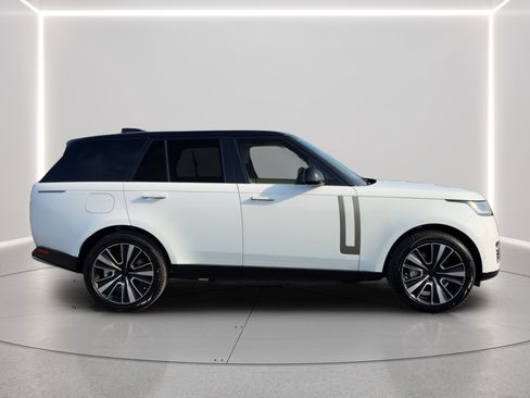 Used 2026 Land Rover Range Rover SE AWD/4WD image 4