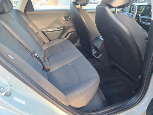 Used 2025 Kia K4 FWD image 11