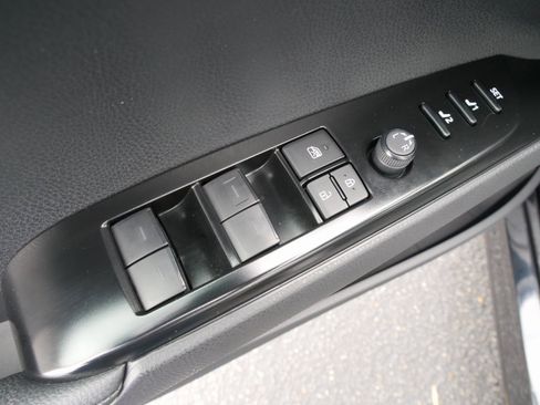 Used 2025 Toyota Camry XLE image 19