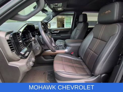 Used 2024 Chevrolet Silverado 1500 High Country w/ Technology Package AWD/4WD image 10